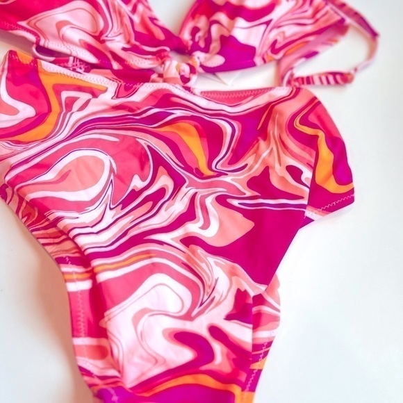 JESSICA SIMPSON Women's Good Vibrations O-Ring One-Piece Swimsuit multi … - Picture 10 of 11